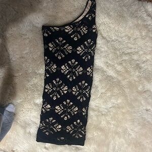 size medium bebe one shoulder black patterned double lined mini dress